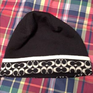 Black and White Knit Coach Hat !